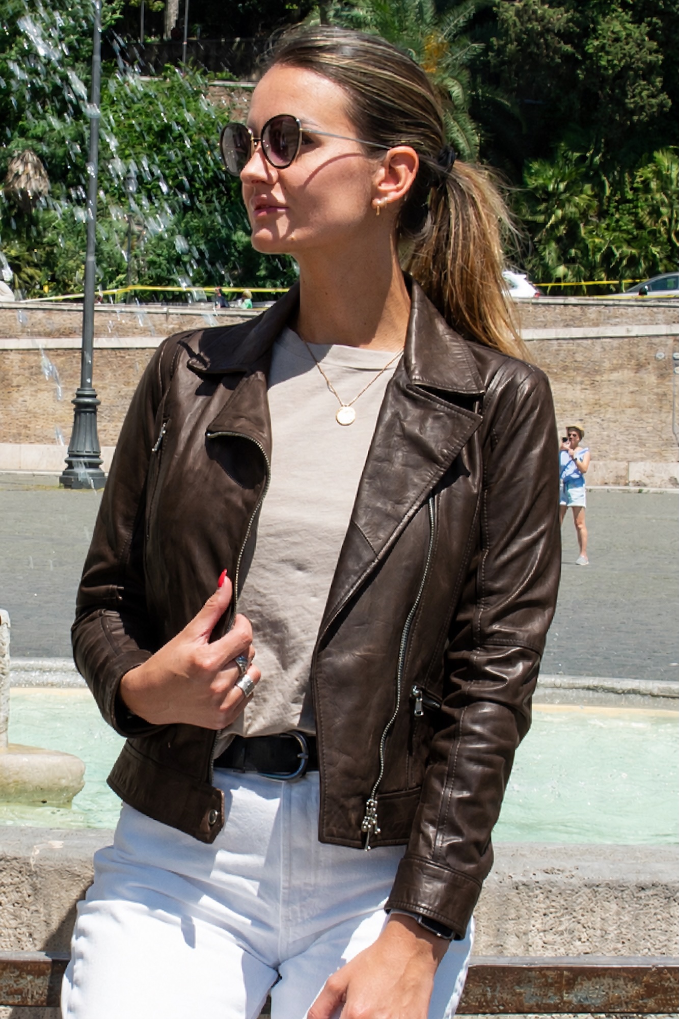 zarina-fibula-tabacco26_ambientata